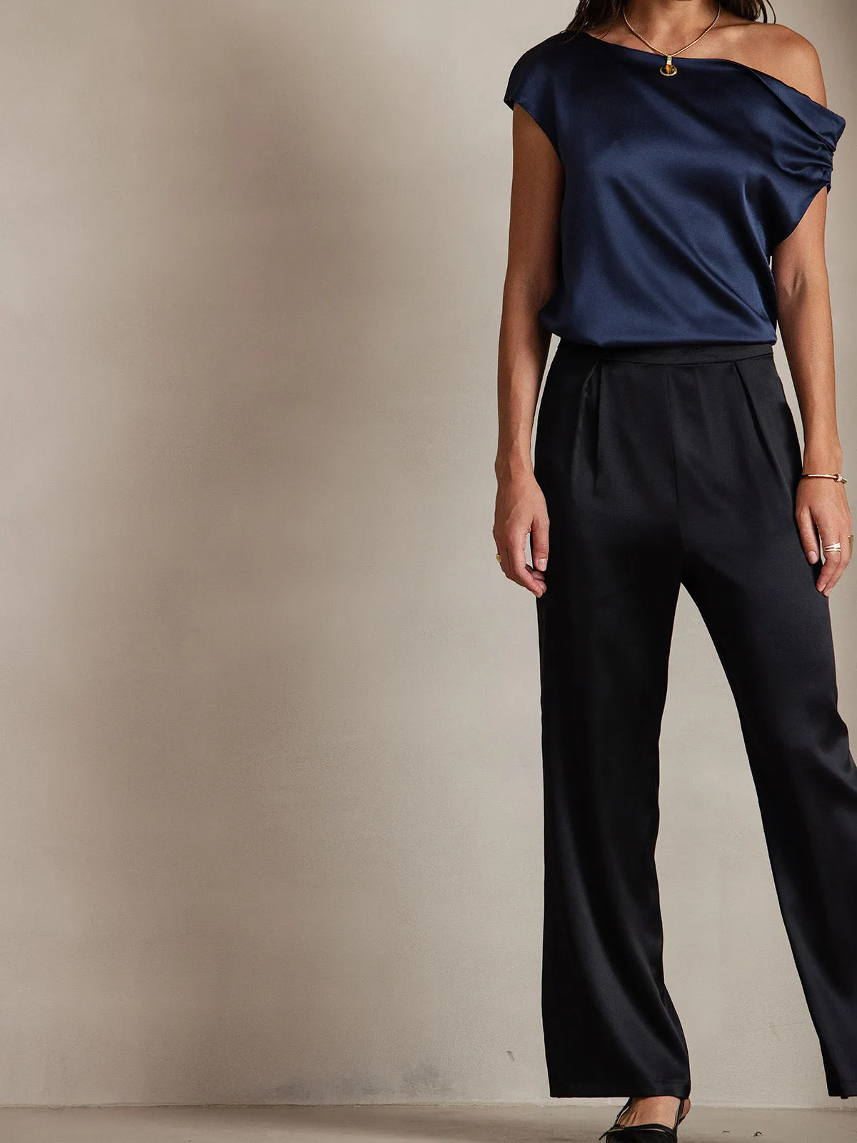 19Momme Silk Chic Elegant One-Shoulder Top