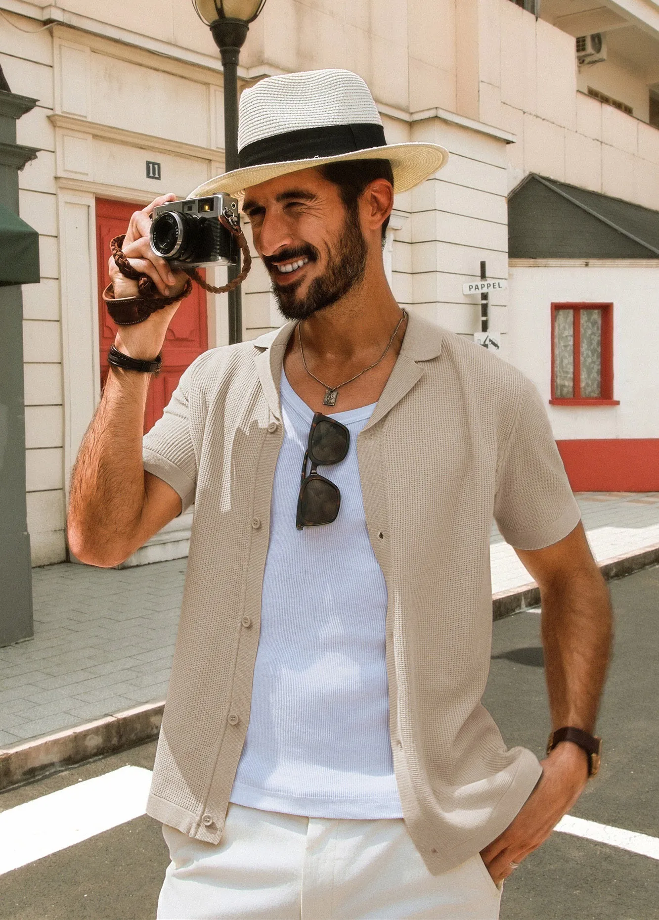 Men Textured Lapel Collar Cardigan Short Sleeve V-Neck Button-up Knitwear